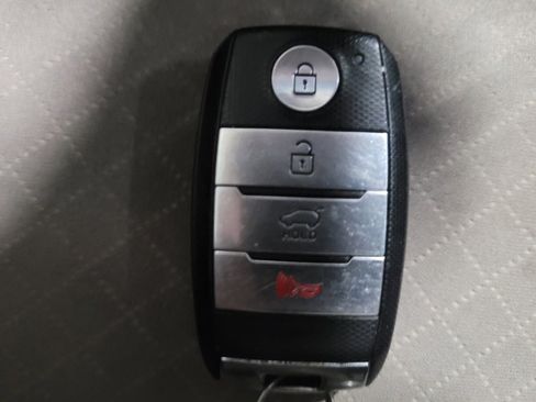 Used 2020 Kia Sorento S AWD/4WD image 32