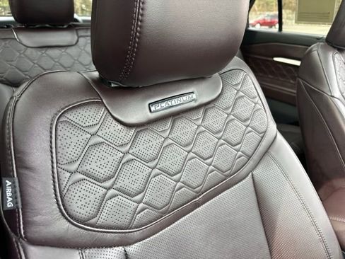 Used 2025 Ford Explorer Platinum w/ Ultimate Package image 29