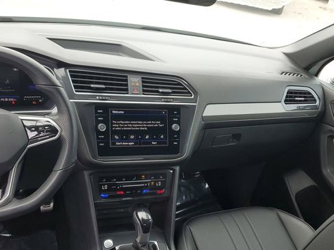 Certified 2023 Volkswagen Tiguan SE R-Line FWD image 20