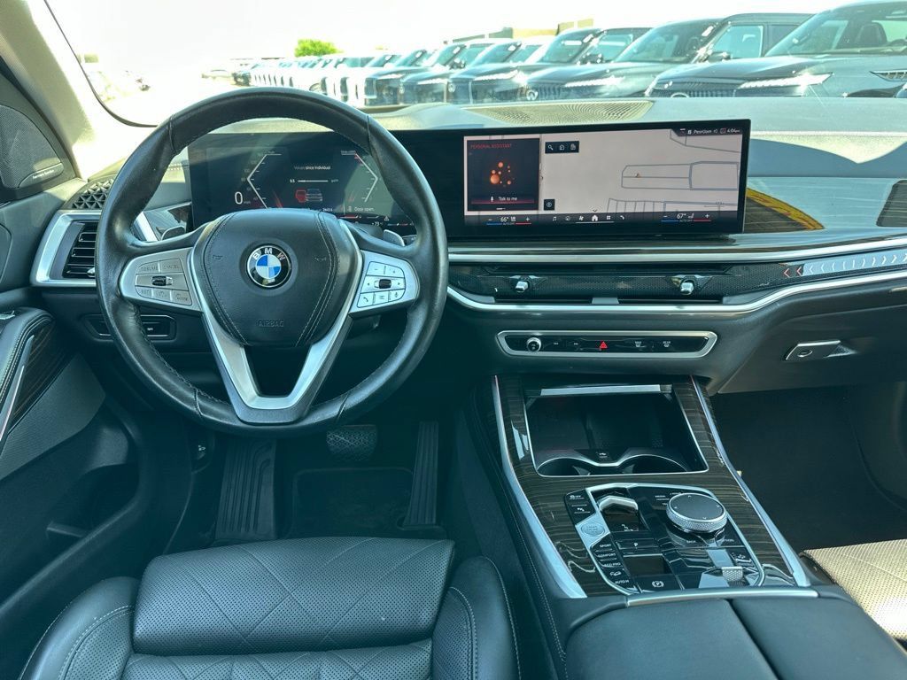 Used 2024 BMW X7 xDrive40i AWD/4WD image 60