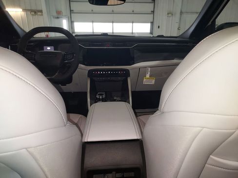 New 2026 Jeep Cherokee Overland AWD/4WD image 10
