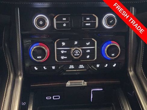 Used 2024 GMC Yukon XL Denali Ultimate AWD/4WD image 17