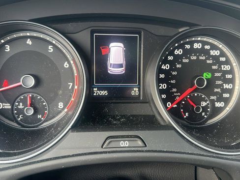 Used 2021 Volkswagen Atlas Cross Sport SE image 10