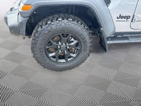 Used 2020 Jeep Wrangler Sport AWD/4WD image 9