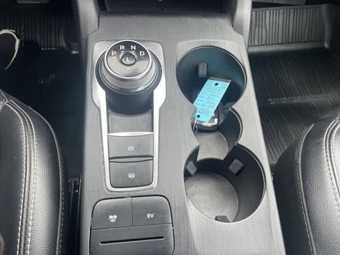 Used 2022 Ford Escape SEL w/ Technology Package image 32