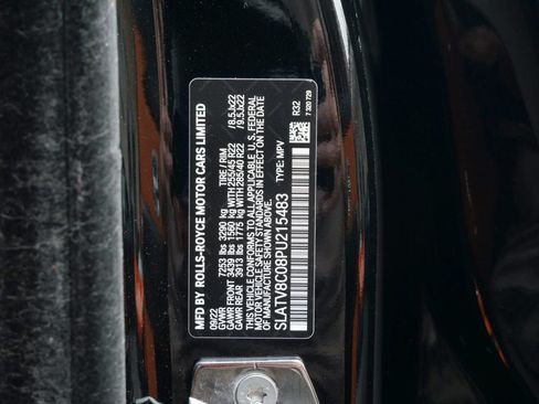 Used 2023 Rolls-Royce Cullinan Black Badge w/ Dark Exterior Package AWD/4WD image 37