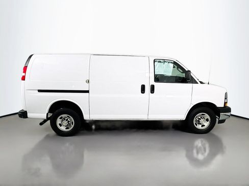 Used 2021 Chevrolet Express 3500 w/ Driver Convenience Package RWD image 8