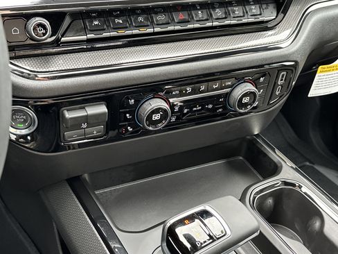 Used 2026 Chevrolet Silverado 1500 ZR2 image 23