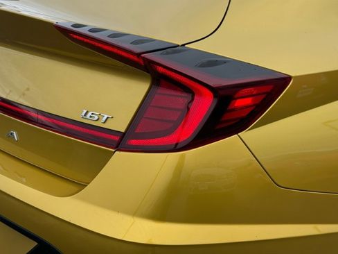 Used 2020 Hyundai Sonata SEL Plus w/ Tech Package image 16