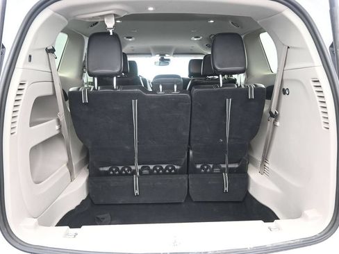 Used 2024 Chrysler Pacifica Touring-L FWD image 28