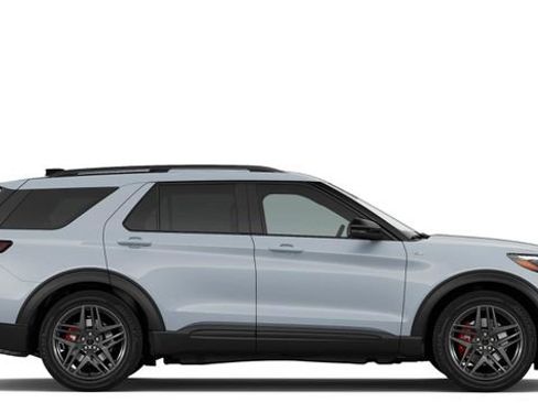 Used 2026 Ford Explorer ST-Line w/ ST-Line Street Pack image 5