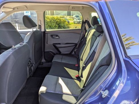 Used 2023 Nissan Rogue SV FWD image 13