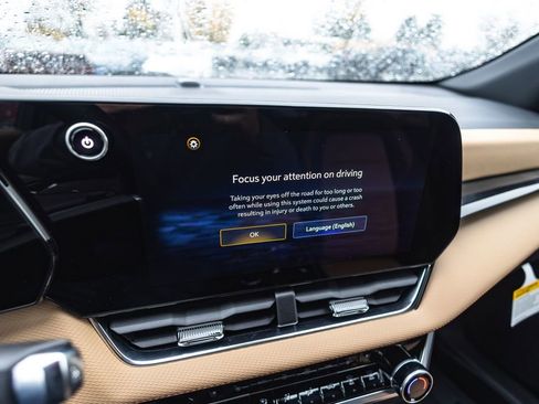 New 2026 Chevrolet Equinox ACTIV w/ Convenience Package III image 7