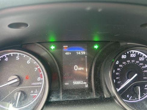 Certified 2021 Toyota Camry SE image 25