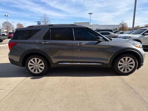 Used 2023 Ford Explorer Limited w/ Limited Technology Package image 6
