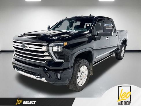 Used 2024 Chevrolet Silverado 2500 High Country w/ Max Trailering Package AWD/4WD image 1