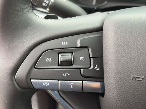 Used 2025 Cadillac XT6 Luxury AWD/4WD image 28