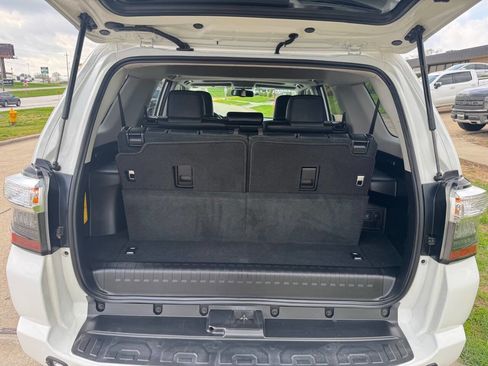 Used 2016 Toyota 4Runner SR5 Premium AWD/4WD image 9