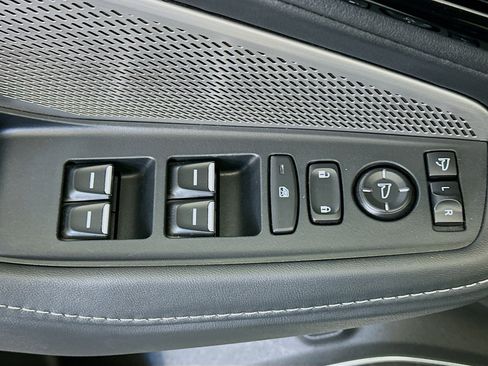 Used 2024 Acura MDX SH-AWD w/ Technology Package image 15