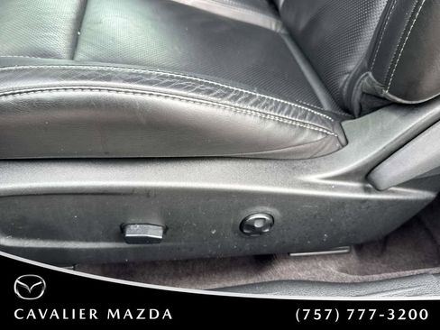 Used 2018 Dodge Challenger R/T Plus RWD image 19