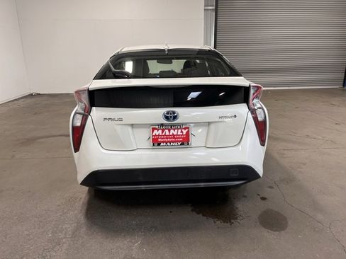 Used 2016 Toyota Prius Four image 4