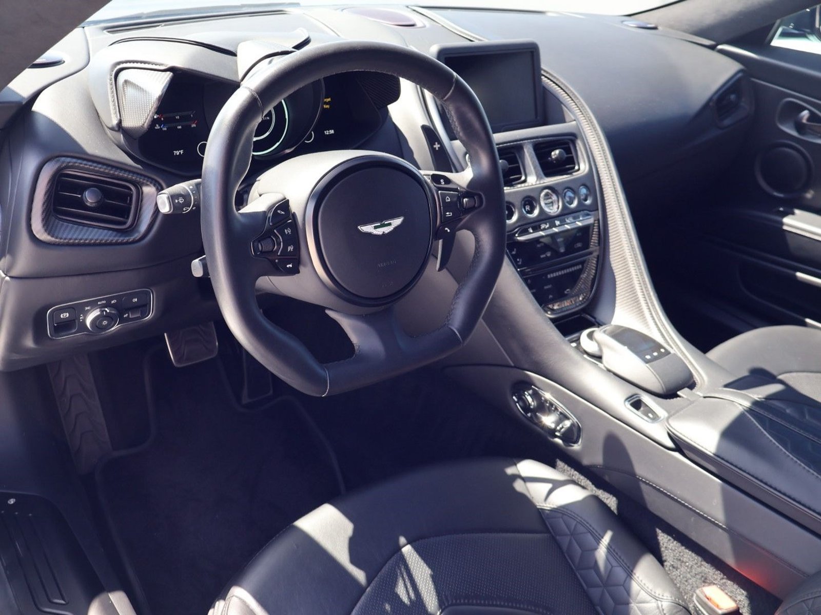 Used 2021 Aston Martin DBS Superleggera RWD image 4