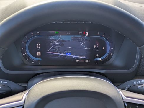 Used 2025 Volvo XC90 B6 Plus image 18