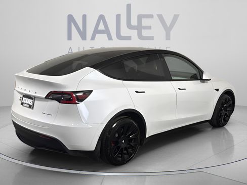 Used 2021 Tesla Model Y Long Range AWD/4WD image 5