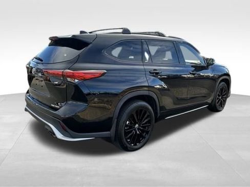 Used 2023 Toyota Highlander XSE image 7
