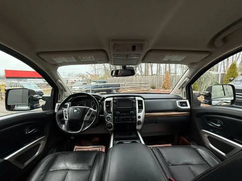 Used 2017 Nissan Titan SL AWD/4WD image 23