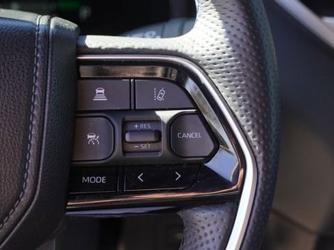 Used 2025 Toyota Tundra Platinum image 30