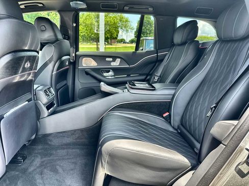 New 2026 Mercedes-Benz Maybach GLS 600 4MATIC image 4