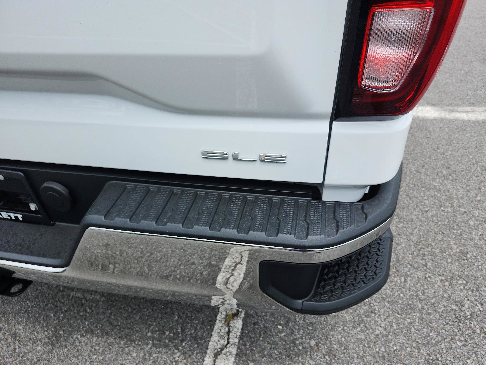 New 2026 GMC Sierra 1500 SLE AWD/4WD image 4