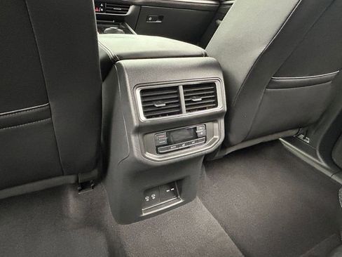 Used 2024 Volkswagen Atlas SE FWD image 37