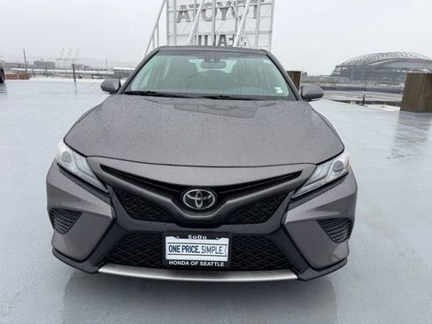 Used 2019 Toyota Camry XSE image 8