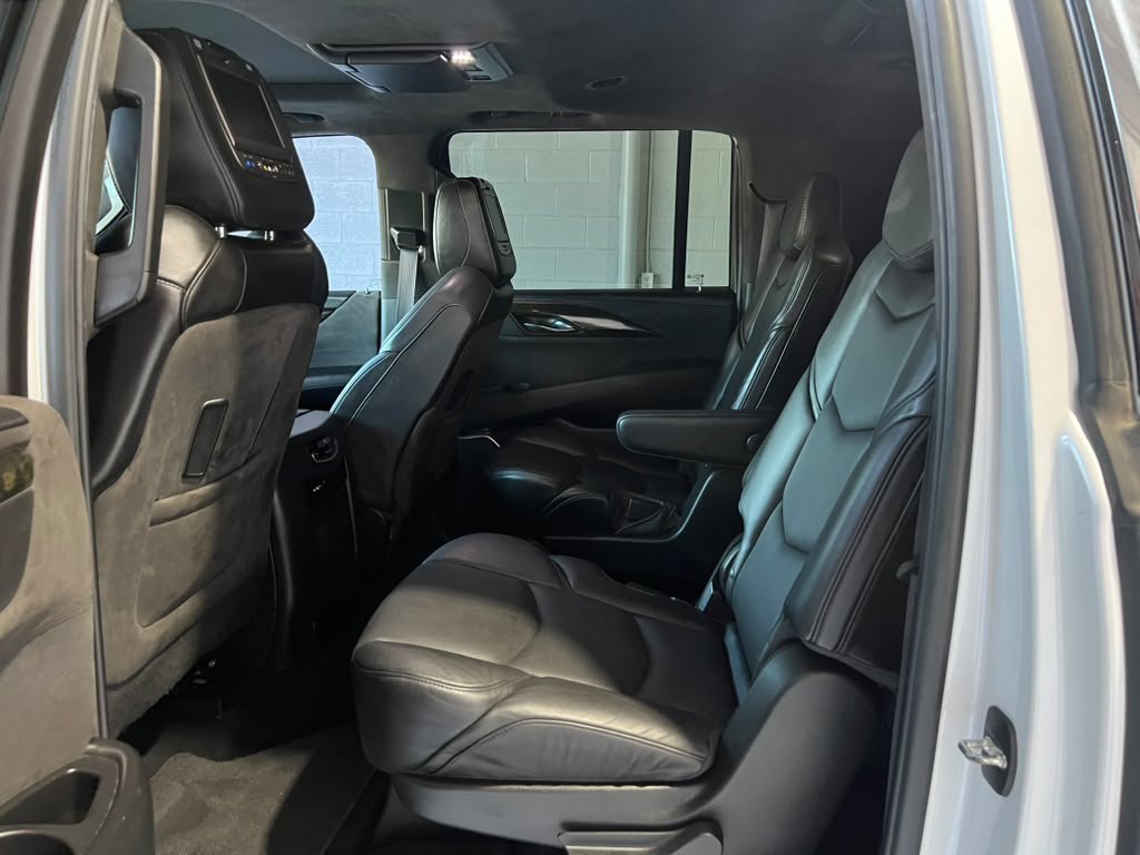 Used 2016 Cadillac Escalade ESV Platinum AWD/4WD image 10