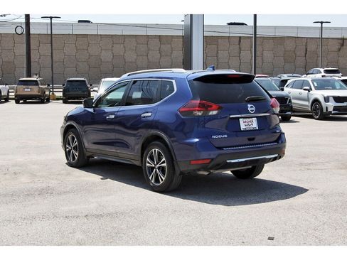 Used 2020 Nissan Rogue SV w/ Premium Package FWD image 5