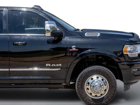 Used 2024 RAM 3500 Limited AWD/4WD image 10