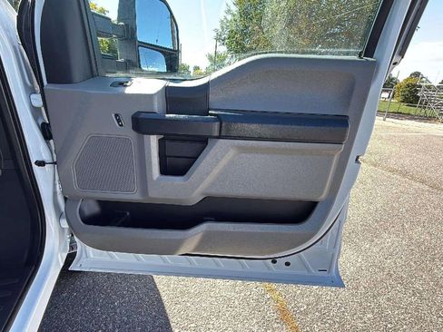 Used 2022 Ford F250 XL w/ Power Equipment Group image 14