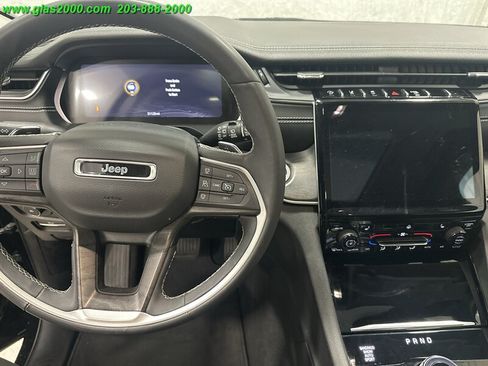 Used 2023 Jeep Grand Cherokee L Limited AWD/4WD image 4
