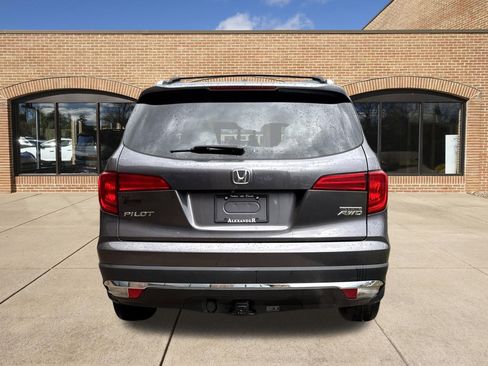 Used 2017 Honda Pilot Touring image 8