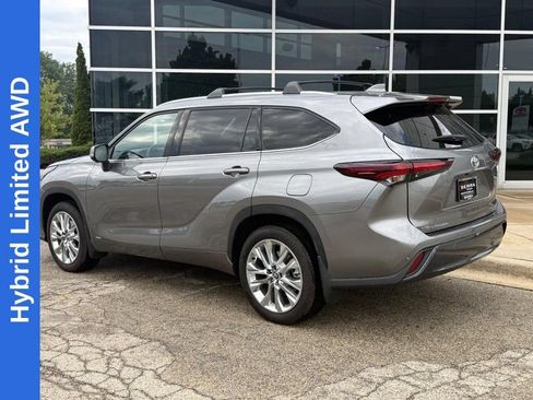 Used 2025 Toyota Highlander Limited AWD/4WD image 6