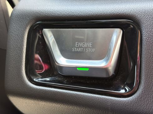 Used 2025 GMC Yukon XL Denali AWD/4WD image 23