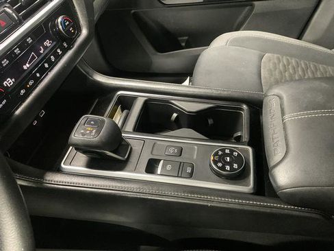 Used 2022 Nissan Pathfinder S AWD/4WD image 22