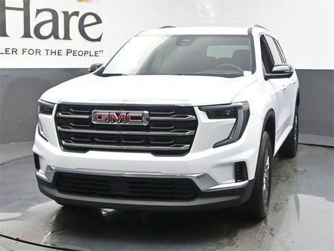 Used 2025 GMC Acadia Elevation image 7