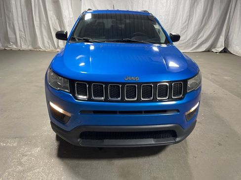 Used 2017 Jeep Compass Sport AWD/4WD image 2