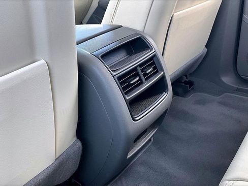 Used 2021 Cadillac XT5 Premium Luxury image 24