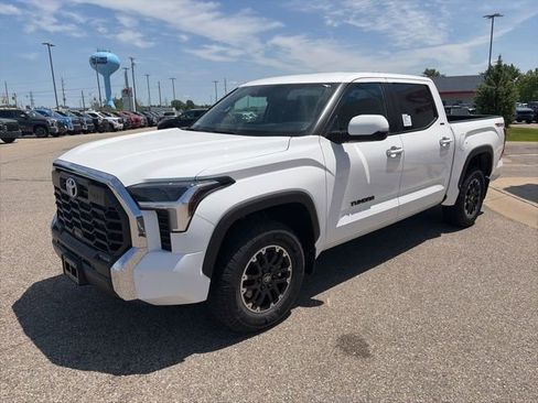 New 2026 Toyota Tundra SR5 w/ TRD Off-Road Package AWD/4WD image 3