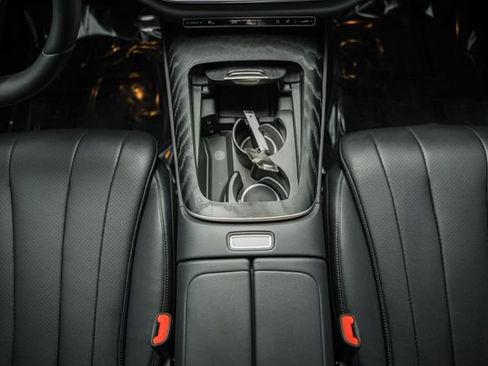 Used 2024 Mercedes-Benz E 350 4MATIC Sedan image 25