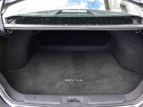 Used 2025 Nissan Sentra SR w/ SR Premium Package image 28